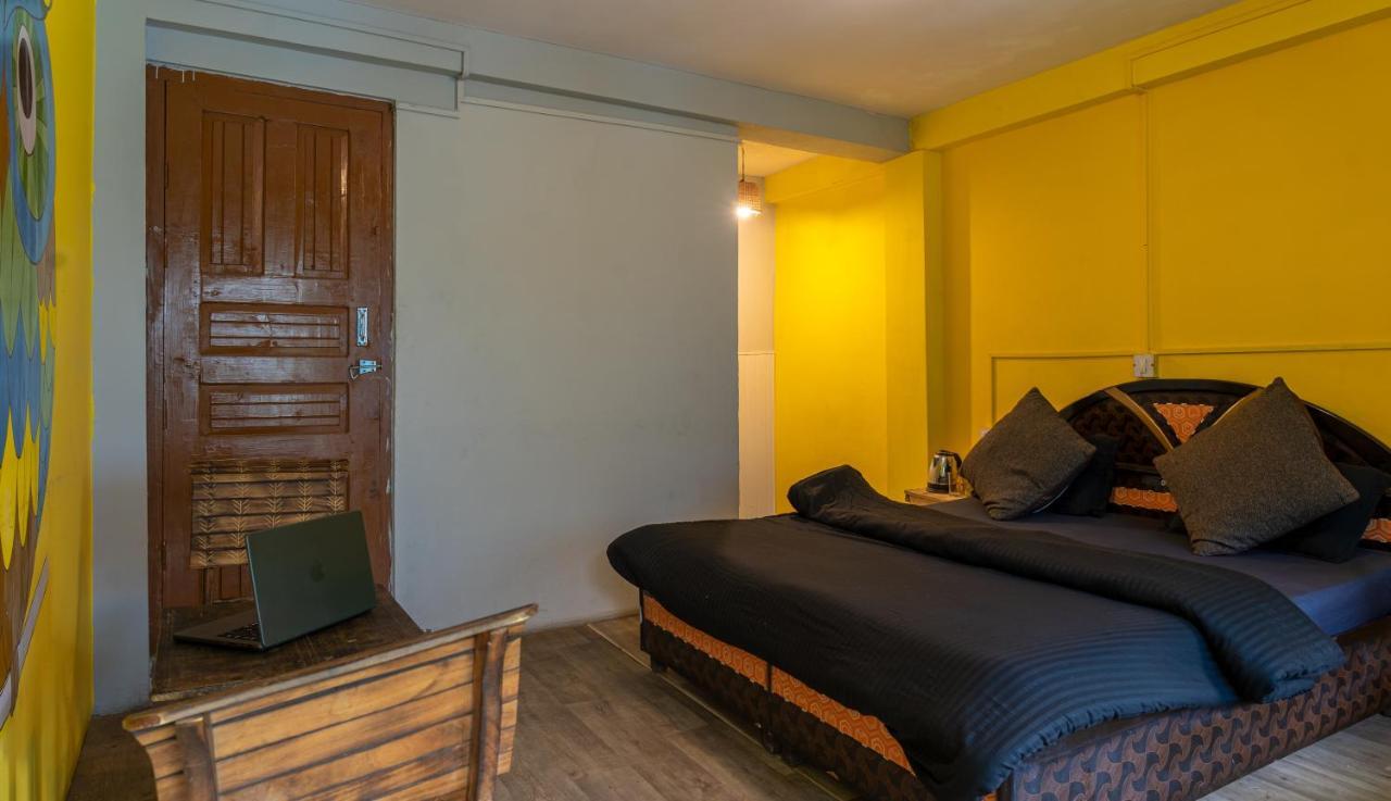 Whoopers Hostel Tosh Extérieur photo