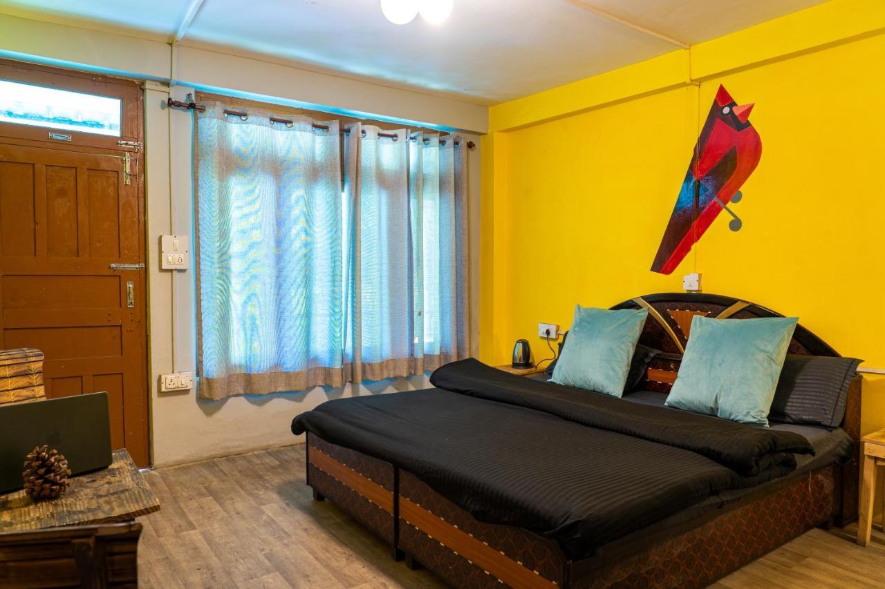 Whoopers Hostel Tosh Extérieur photo
